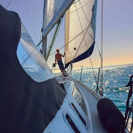 Botel Op Zeiljacht In Alicante Guardamar del Segura