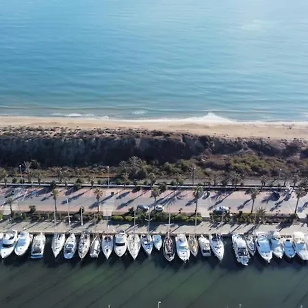 Op Zeiljacht In Alicante Úszó hotel Guardamar del Segura